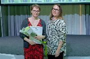 Ю. К. Шуклина, министр культуры Новосибирской области, А. С. Шаромова , заведующая научно-информационным центром. Фото с сайта НГОНБ