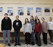 Выставка плакатов «Сибирский сокол», посвящённая 110-летию со дня рождения А. И. Покрышкина
Фотограф: А.Г. Шрайберова
