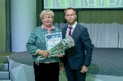 И. М. Михеев, заместитель начальника департамента культуры, спорта и молодежной политики мэрии города Новосибирска, Т. В. Баздырева, заместитель директора по научно-информационной работе. Фото с сайта НГОНБ