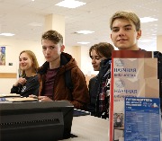 Выдача литературы студентам-первокурсникам
Фотограф(ы): Н. Ю. Машутина