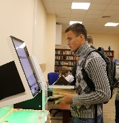 Обслуживание читателей в читальных залах и на абонементе
Фотограф(ы): Н. Ю. Машутина