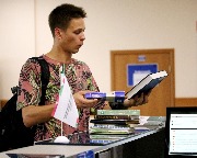 Выдача учебной литературы первокурсникам 2021г.
Фотограф(ы): Н. Ю. Машутина