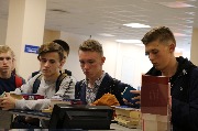 Выдача литературы студентам-первокурсникам
Фотограф(ы): Н. Ю. Машутина
