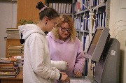Обслуживание читателей в читальных залах и на абонементе
Фотограф(ы): Н. Ю. Машутина