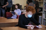 Обслуживание читателей в читальных залах и на абонементе
Фотограф(ы): Н. Ю. Машутина