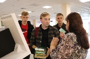 Выдача учебной литературы первокурсникам 2019г.
Фотограф(ы): Н. Ю. Машутина